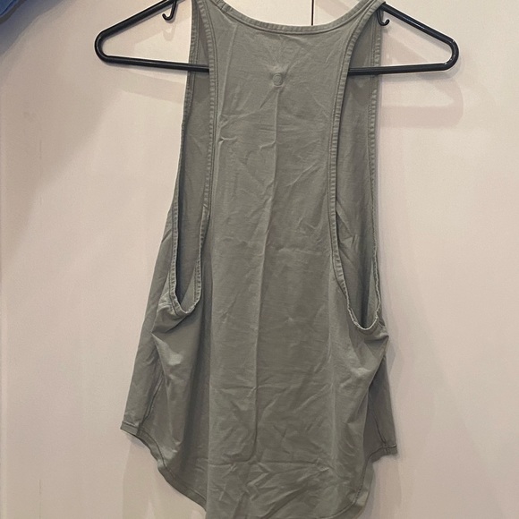 Lululemon on the move relaxed fit tank top - Picture 2 of 2